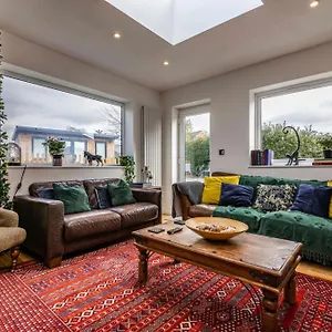 Carlton Hill House - 5 Bedroom House With Parking Nottingham