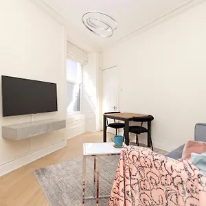Joivy Modern Flat In City Centre - For Up To 3 Guests , Edinburgh United Kingdom